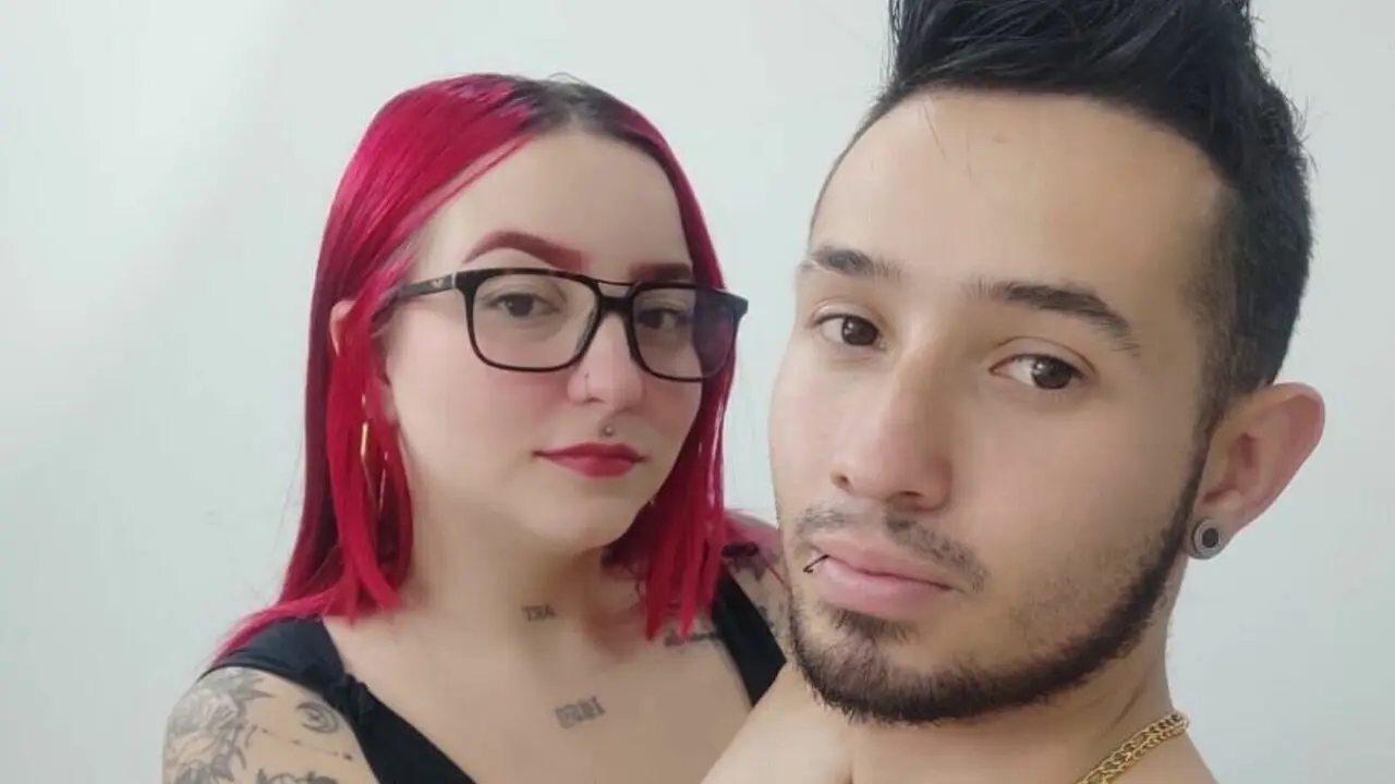 Free Live Sex Chat With AndrewandMegan