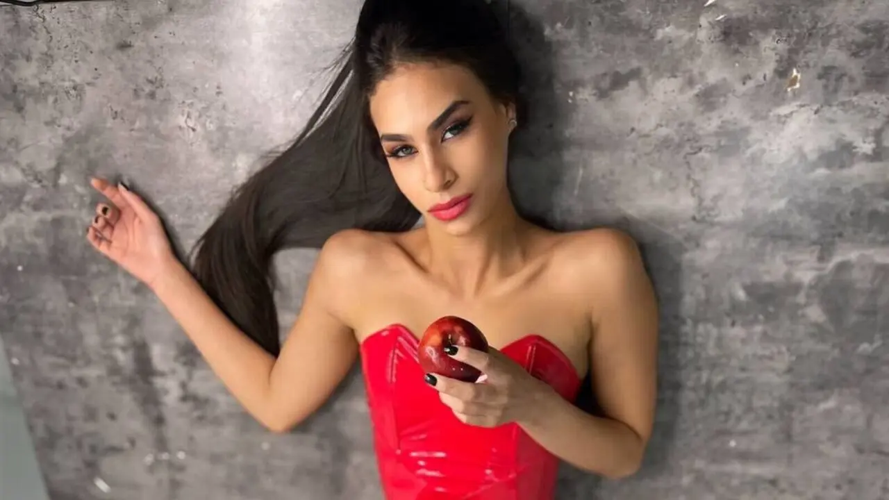 Free Live Sex Chat With BellaAlarcon