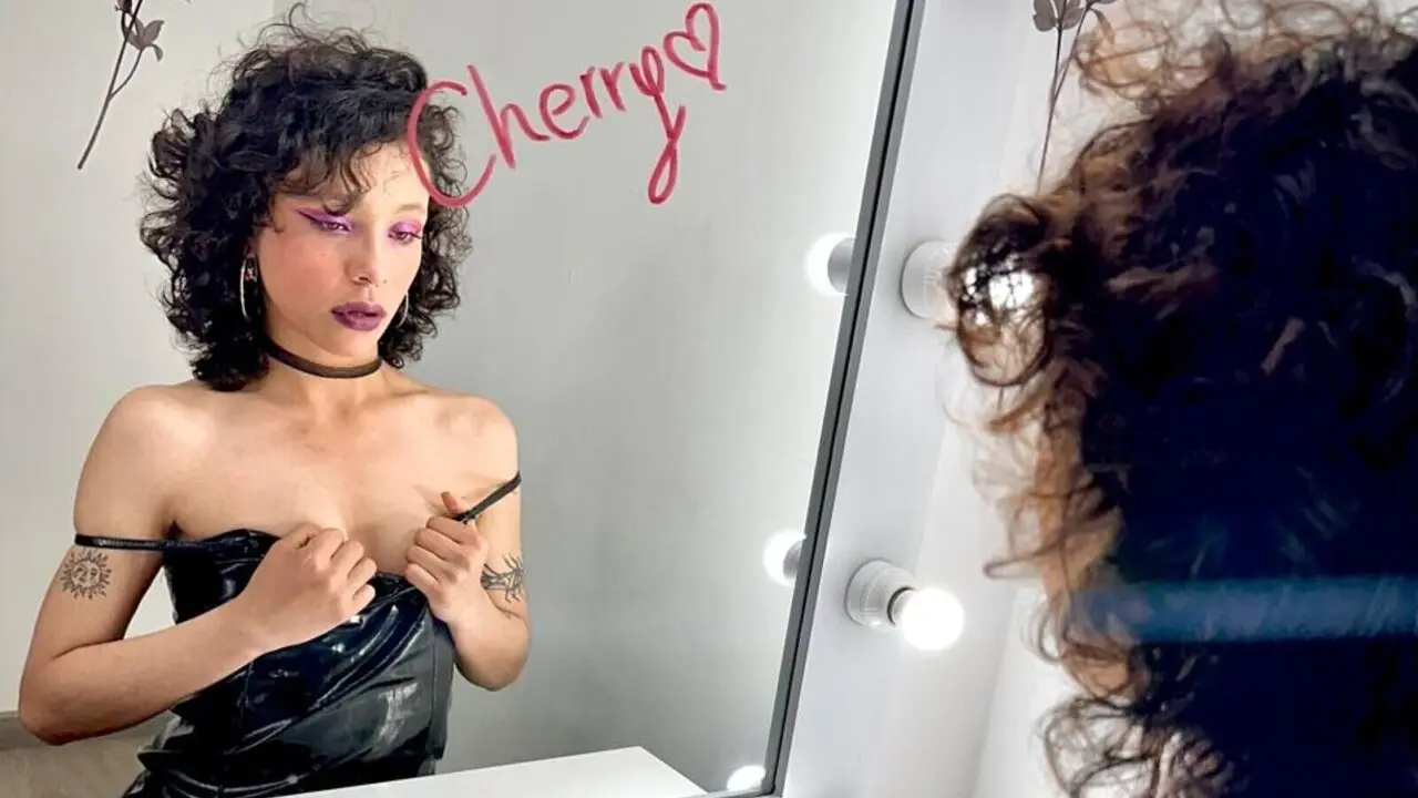 Free Live Sex Chat With CherryRoses