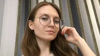 Free Live Sex Chat With ElviaHastey