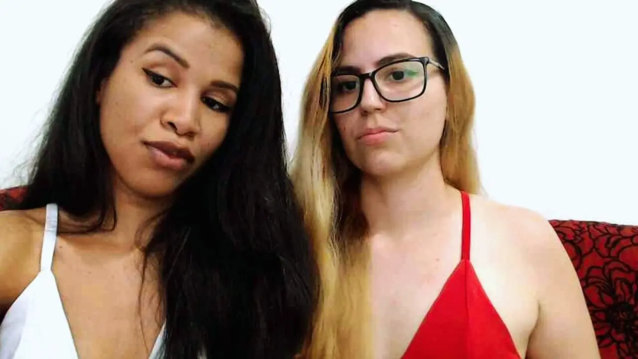 Free Live Sex Chat With EmilyAndGabi