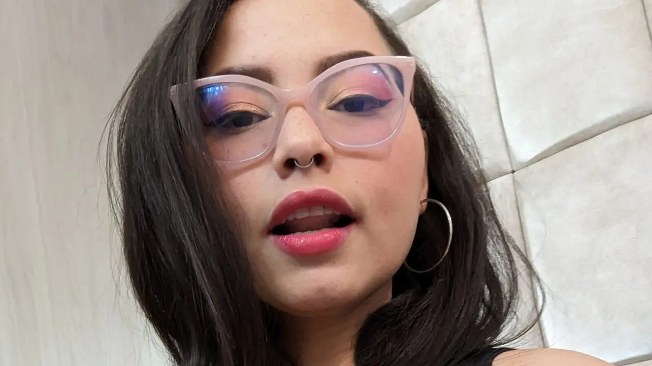 Free Live Sex Chat With MiaRioss