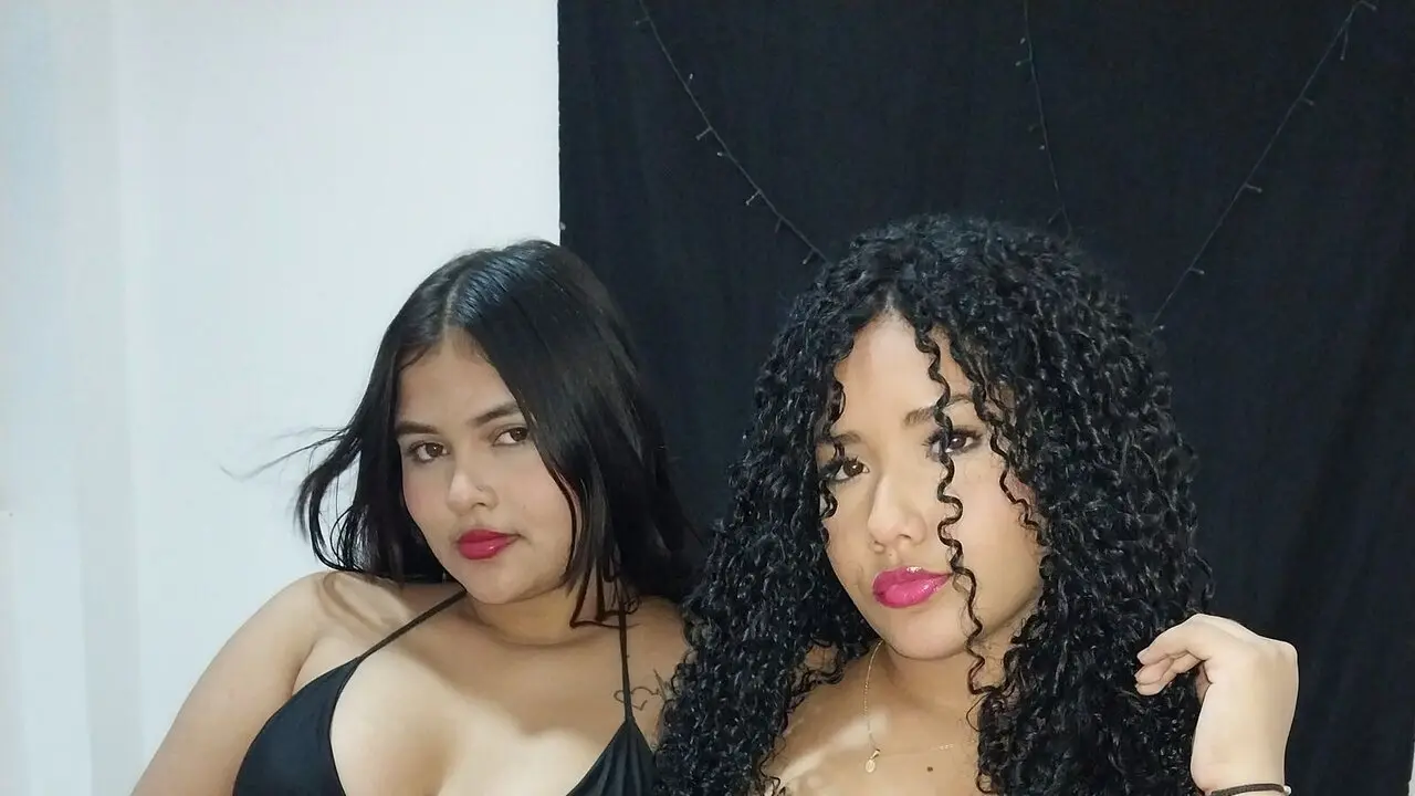 Free Live Sex Chat With PalomaAndPaola