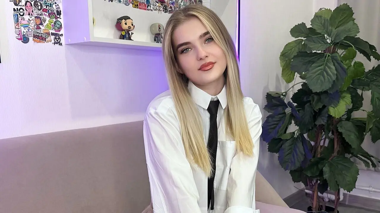 Free Live Sex Chat With StellaMon